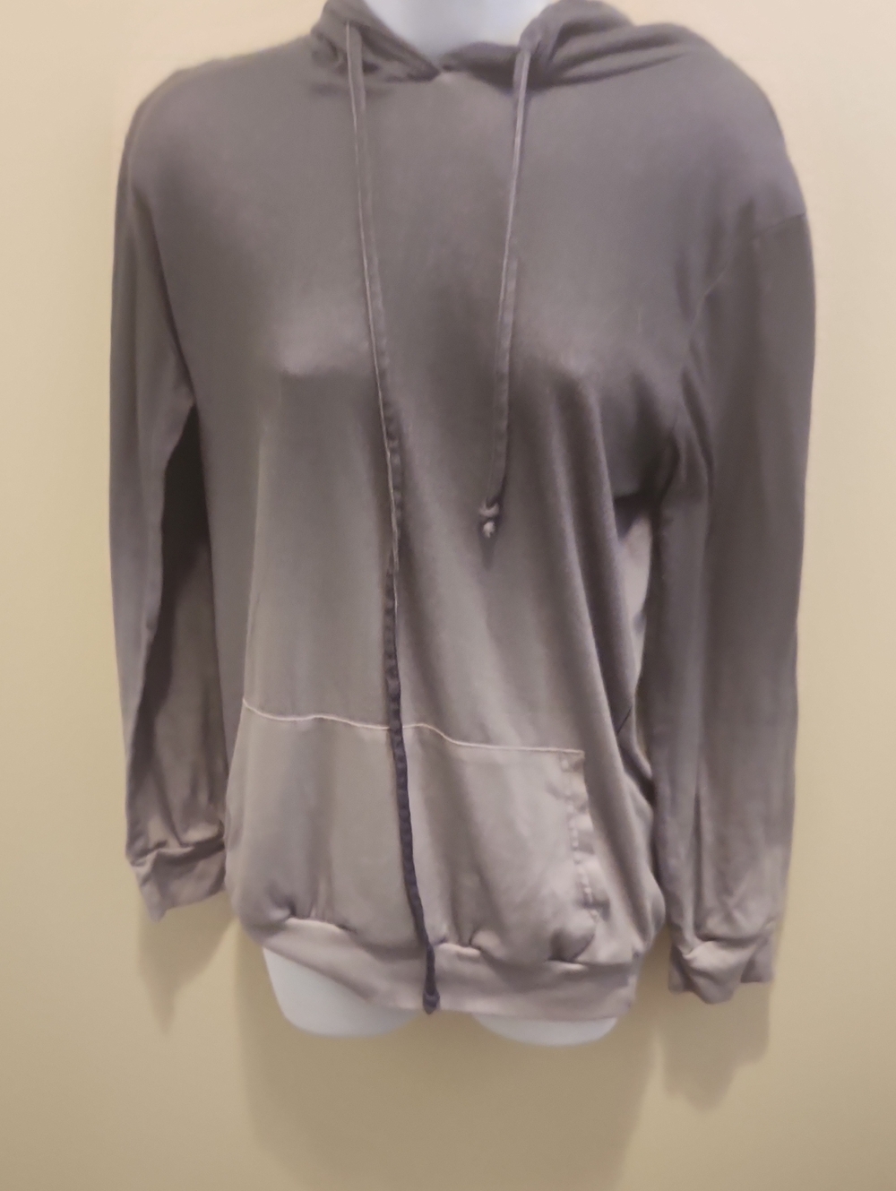 Amazon Women's Pullover Hoodie in Heather Gray